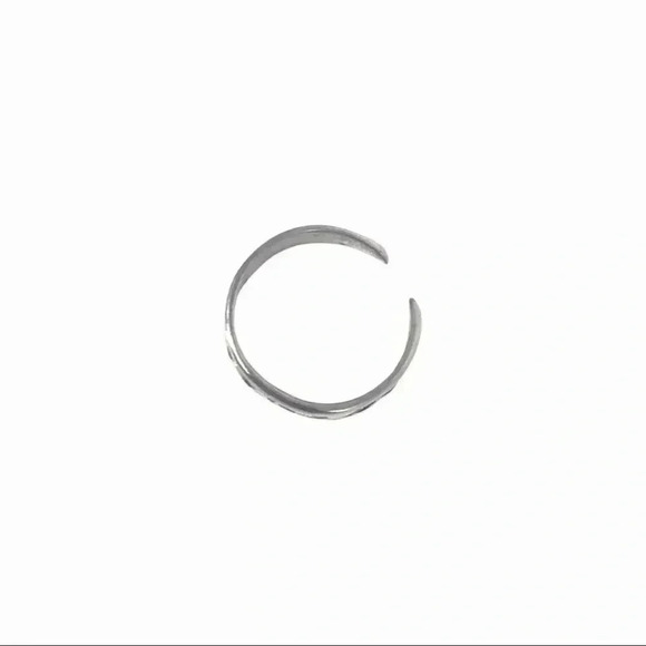 925 STAMPED STERLING SILVER FOOT PRINTS BEACH INSPIRED TOE RING SIZE XS - Picture 7 of 10